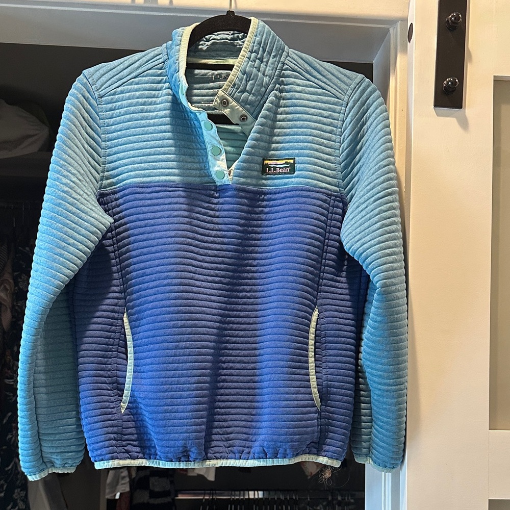 L.L. Bean Two-Tone Light Blue to Royal Blue Quilted Pullover